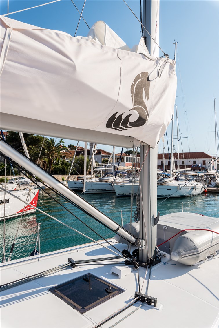 Photo #9 - Oceanis 48 - 4 cab. (Flou) en Split - 44202