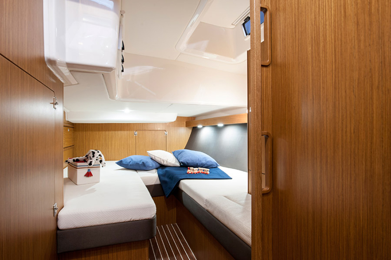 Photo #8 - Bavaria Cruiser 56 - 5 + 1 cab. (Sea Flower) in Athens - 44263