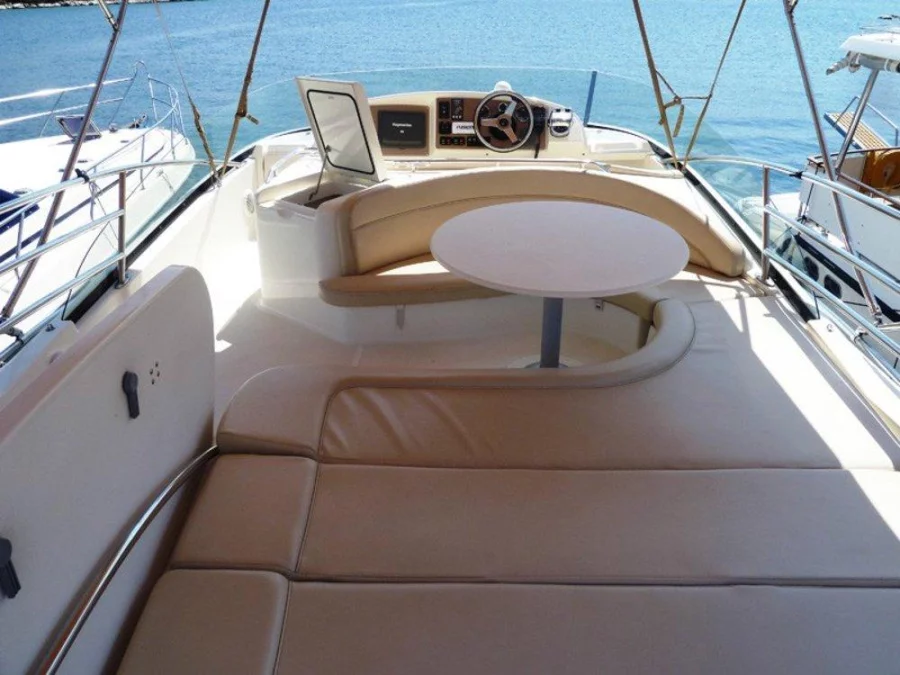 Prestige 46 Fly (Unplugged *2018 in charter)  - 13