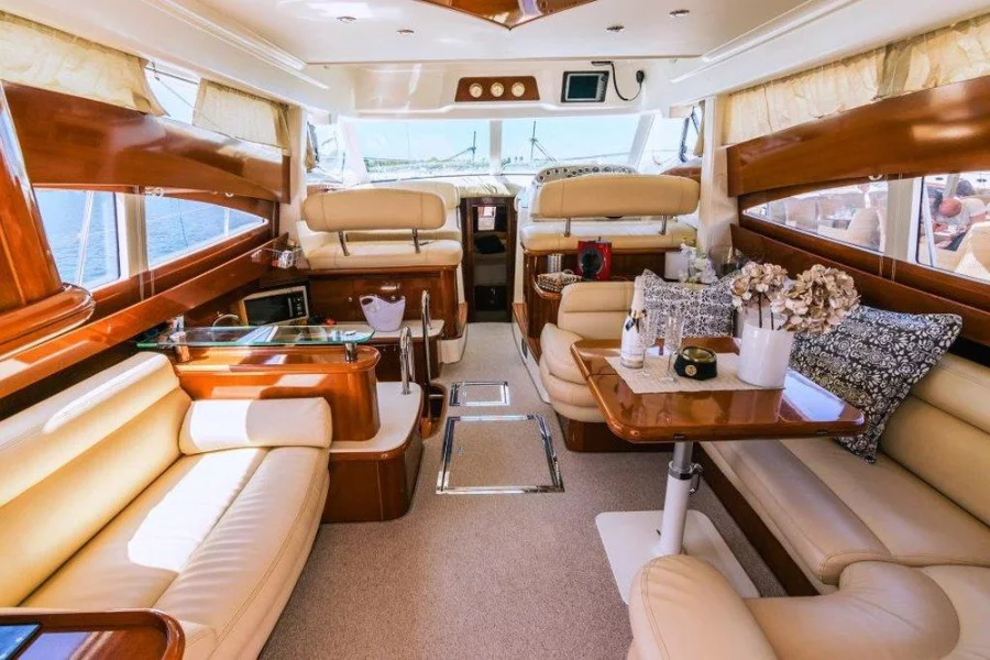 Prestige 46 Fly (Unplugged *2018 in charter)  - 16