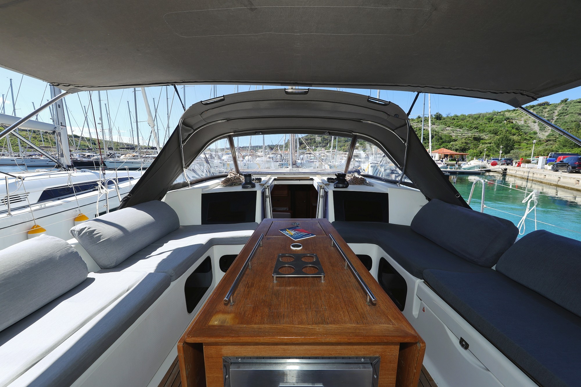 Photo #8 - Dufour 520 GL (Lateja) in Primosten - 44402