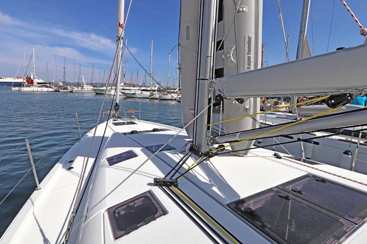 Photo #7 - Sun Odyssey 490 - 5 cab. (Avra) in Lavrion - 44419