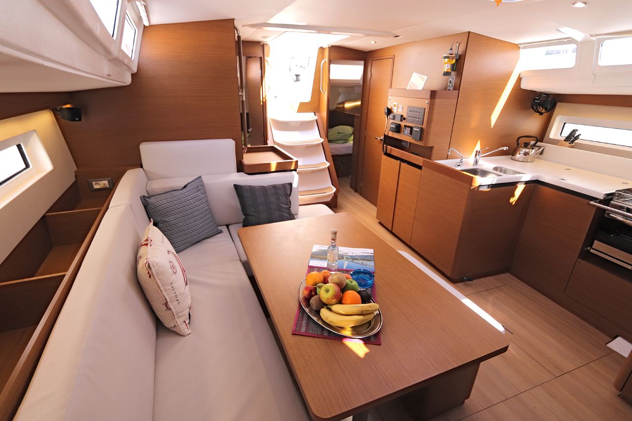 Photo #11 - Sun Odyssey 490 - 5 cab. (Avra) in Lavrion - 44419