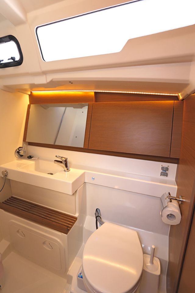 Photo #17 - Sun Odyssey 490 - 5 cab. (Avra) in Lavrion - 44419