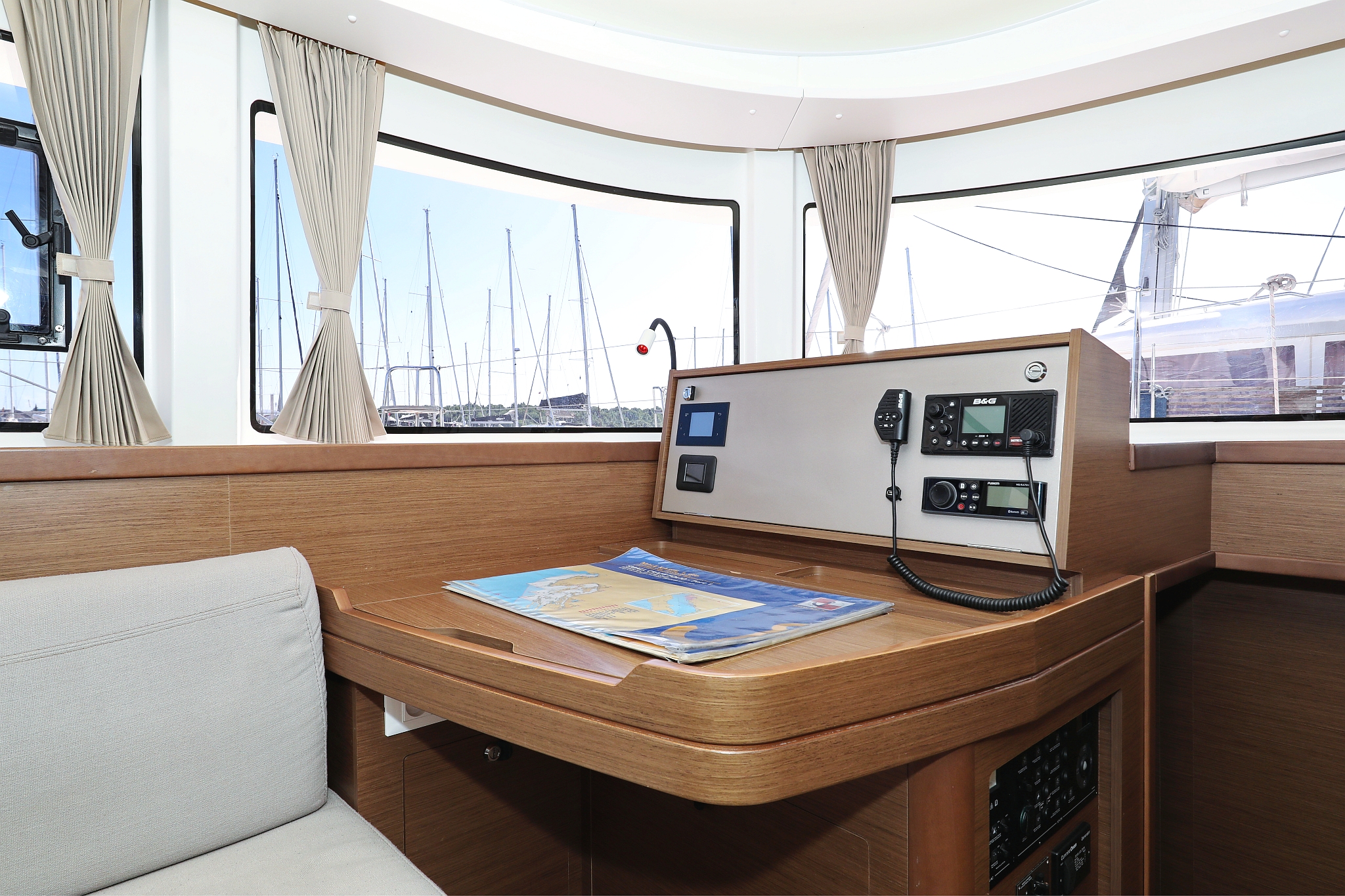 Photo #6 - Lagoon 42 - 4 + 2 cab. (Media Luna) in Sibenik - 44440