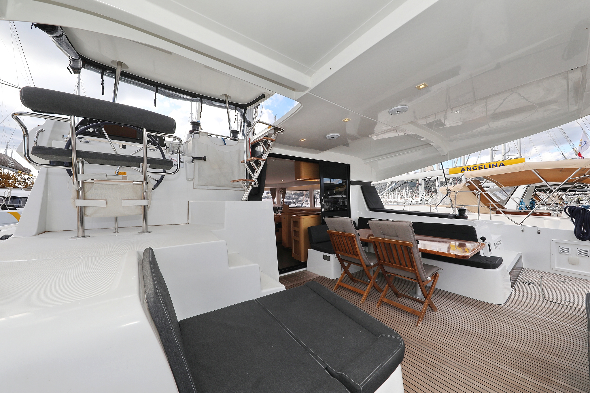 Photo #6 - Lagoon 42 - 4 + 2 cab. (Demi Doux) in Trogir - 44442
