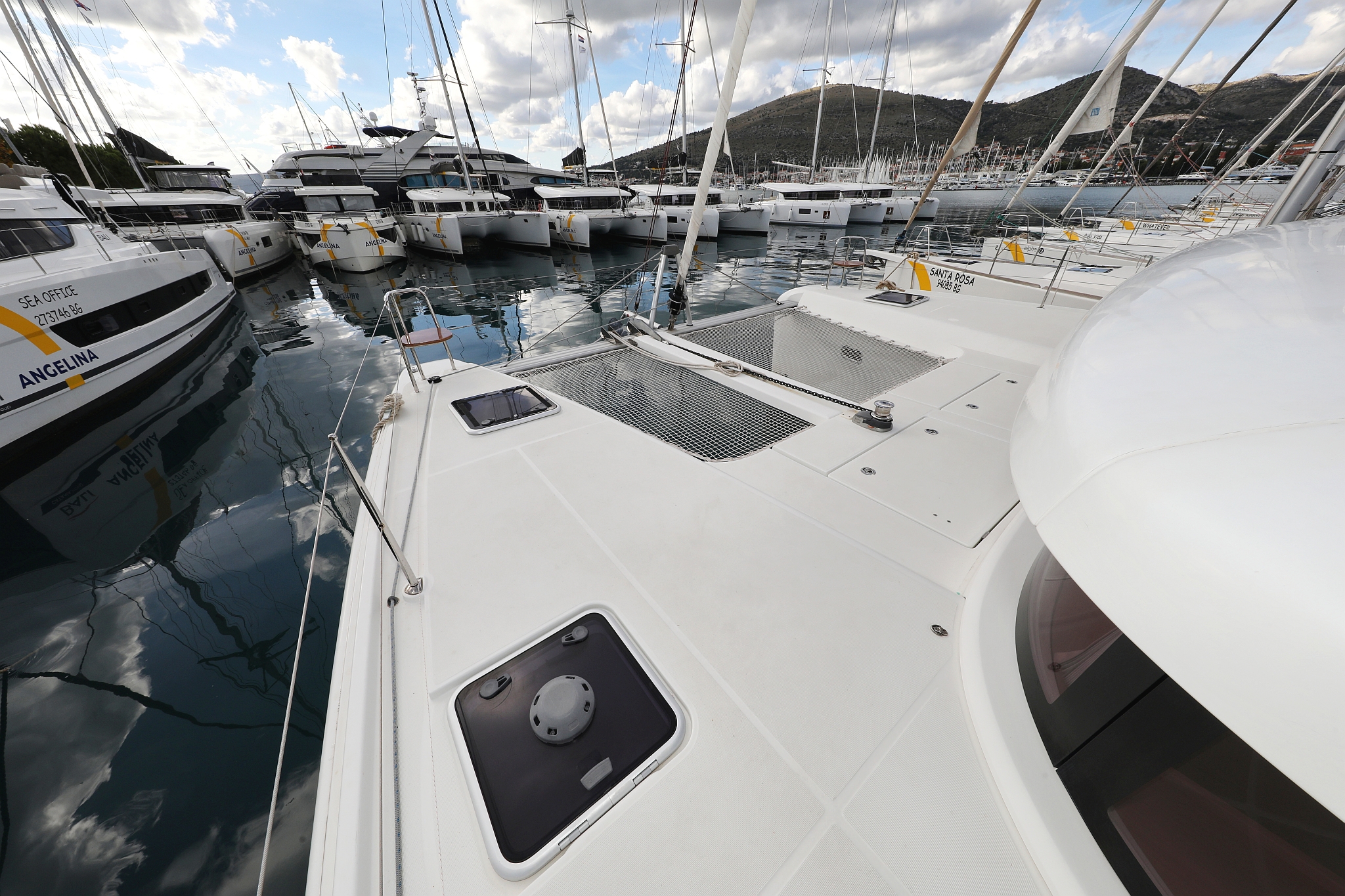 Photo #11 - Lagoon 42 - 4 + 2 cab. (Demi Doux) in Trogir - 44442