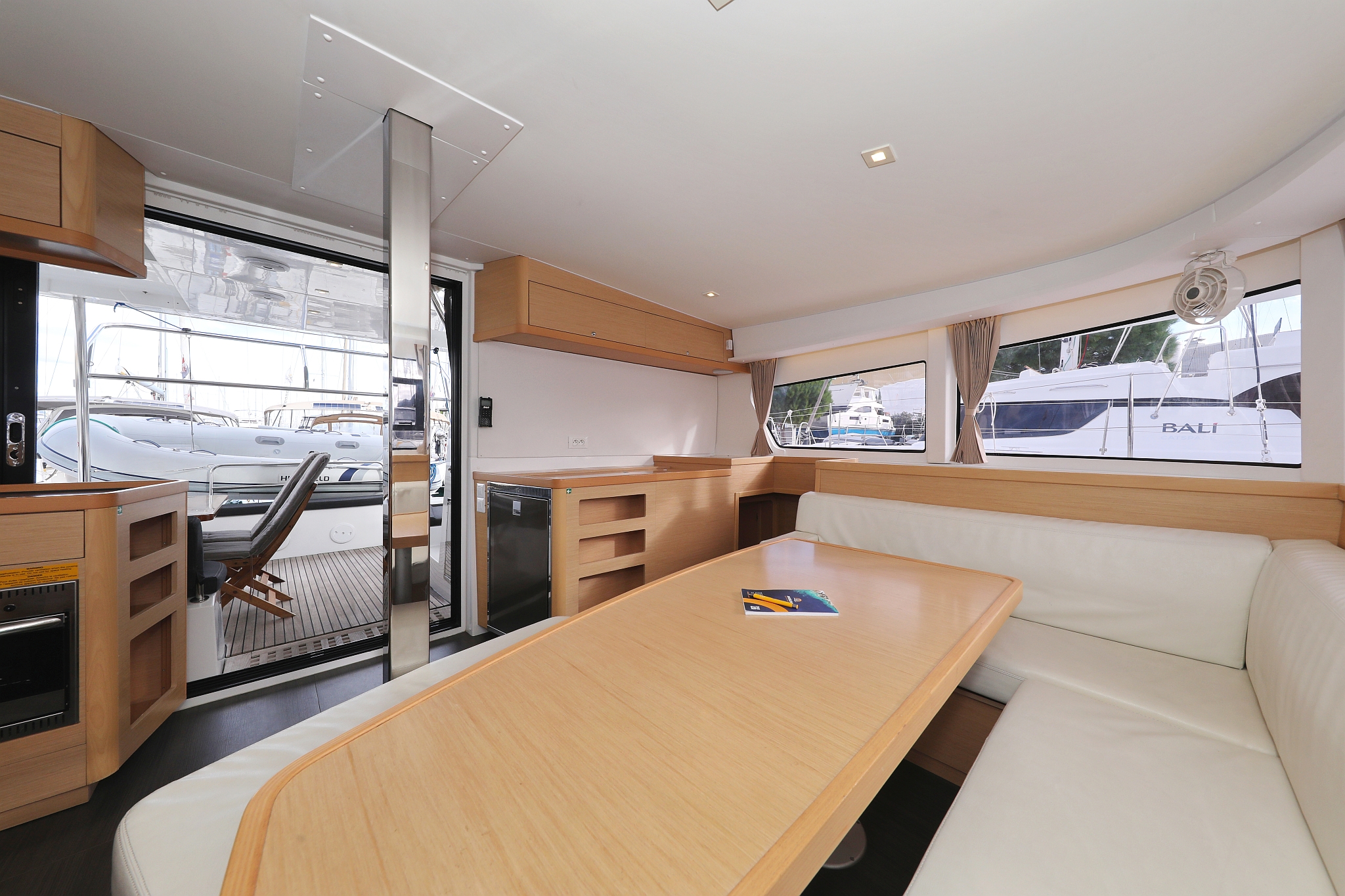 Photo #16 - Lagoon 42 - 4 + 2 cab. (Demi Doux) in Trogir - 44442