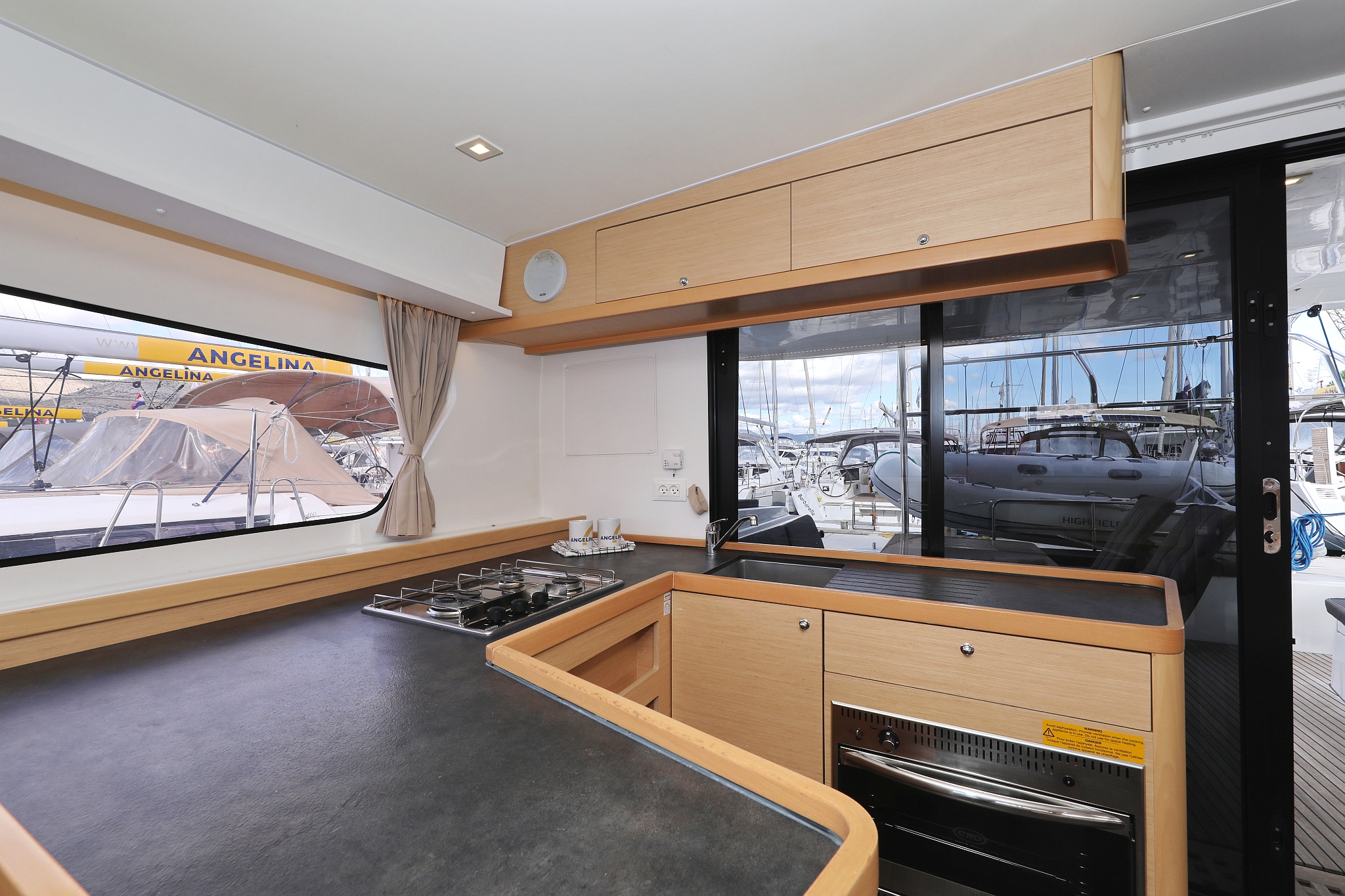 Photo #21 - Lagoon 42 - 4 + 2 cab. (Demi Doux) in Trogir - 44442