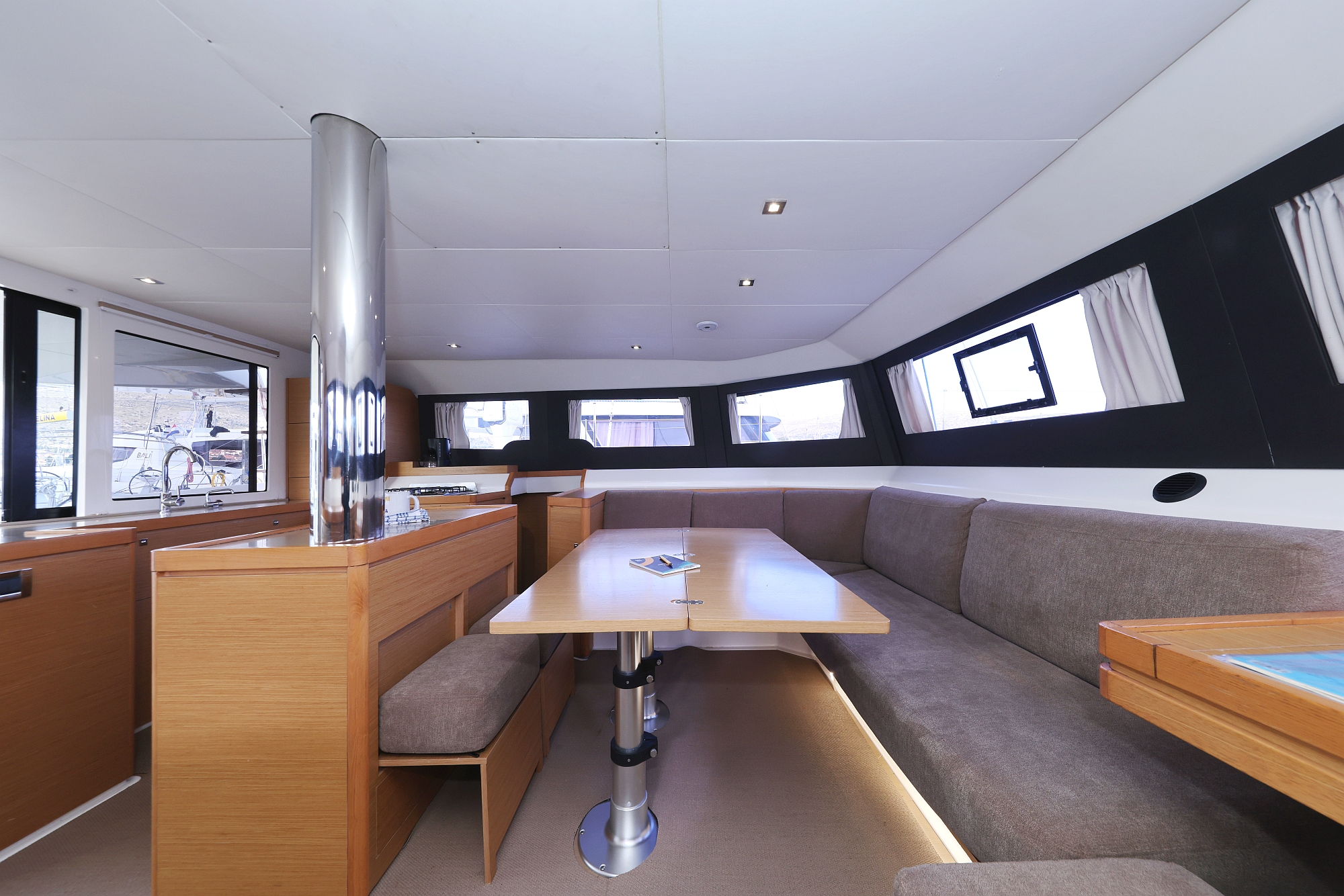 Photo #14 - Dufour 48 Catamaran - 5 + 1 cab. (Be Mine) in Sibenik - 44443