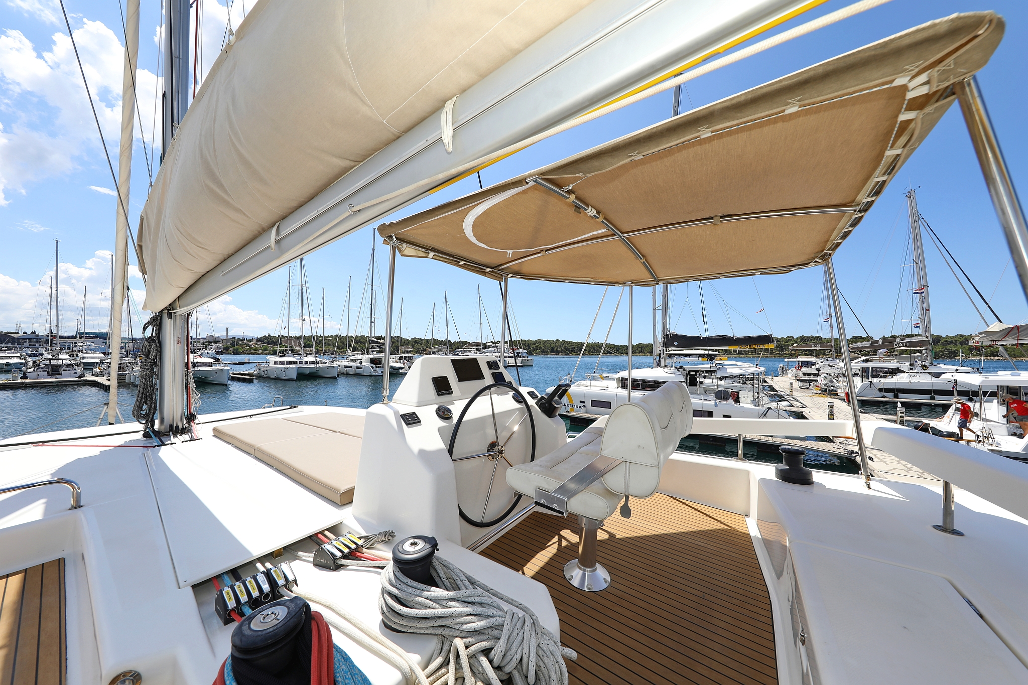 Photo #8 - Dufour 48 Catamaran - 5 + 1 cab. (Make Me Yours) in Trogir - 44444