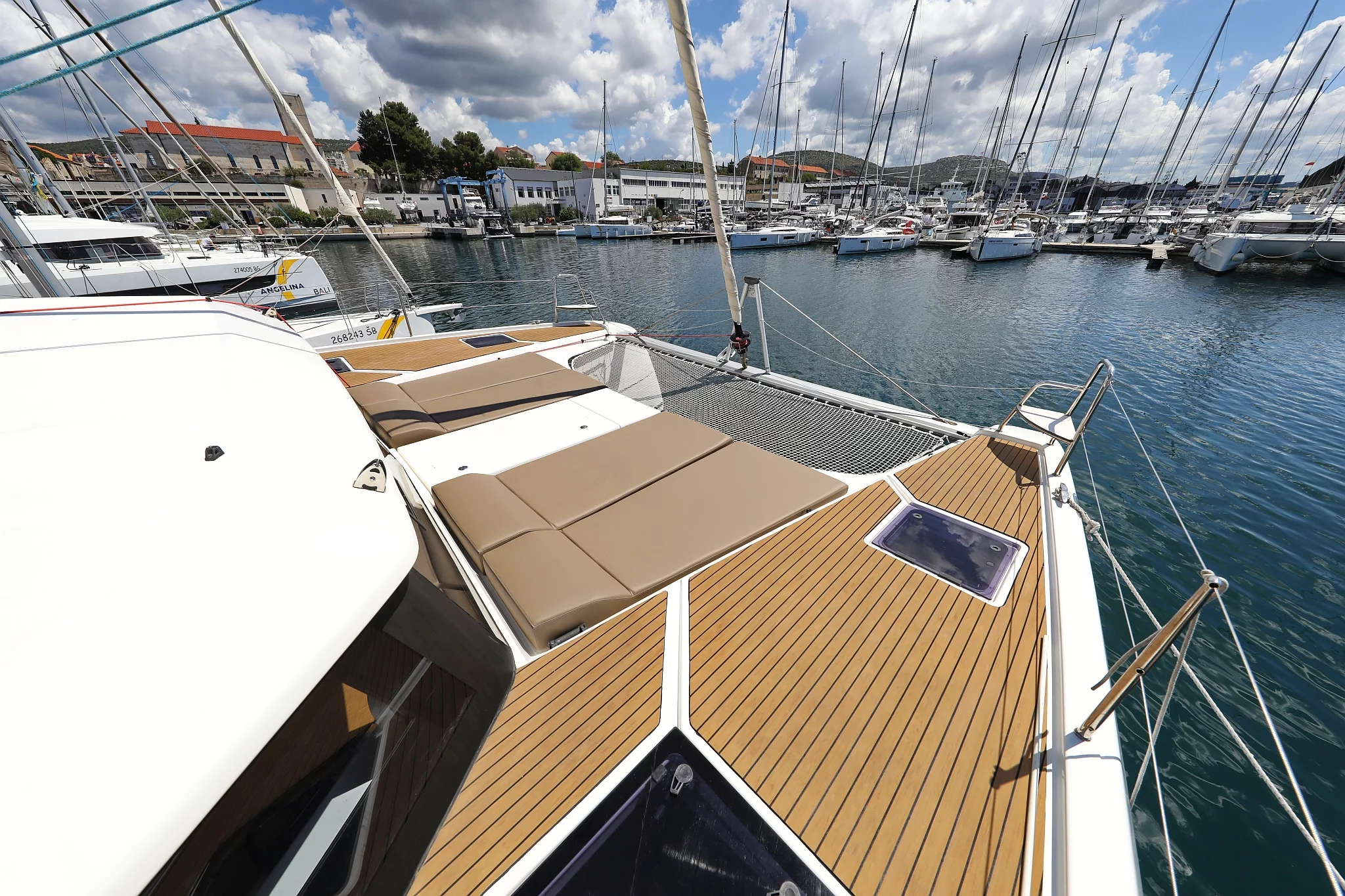 Dufour 48 Catamaran - 5 + 1 cab. (Make Me Yours)  - 9