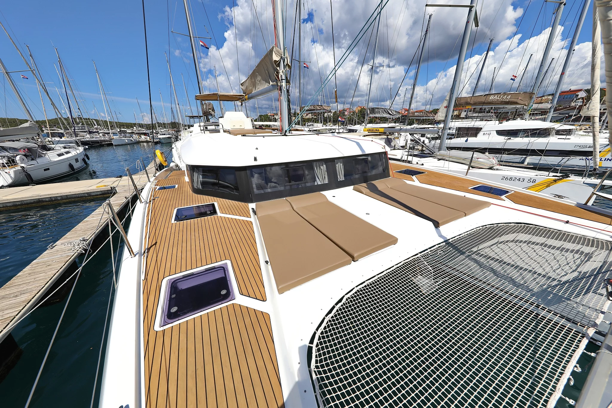 Dufour 48 Catamaran - 5 + 1 cab. (Make Me Yours)  - 10