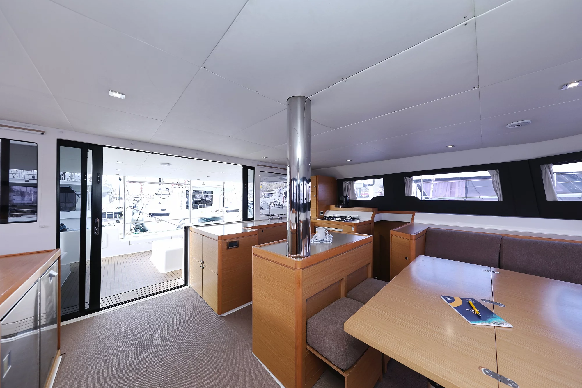 Dufour 48 Catamaran - 5 + 1 cab. (Make Me Yours)  - 18
