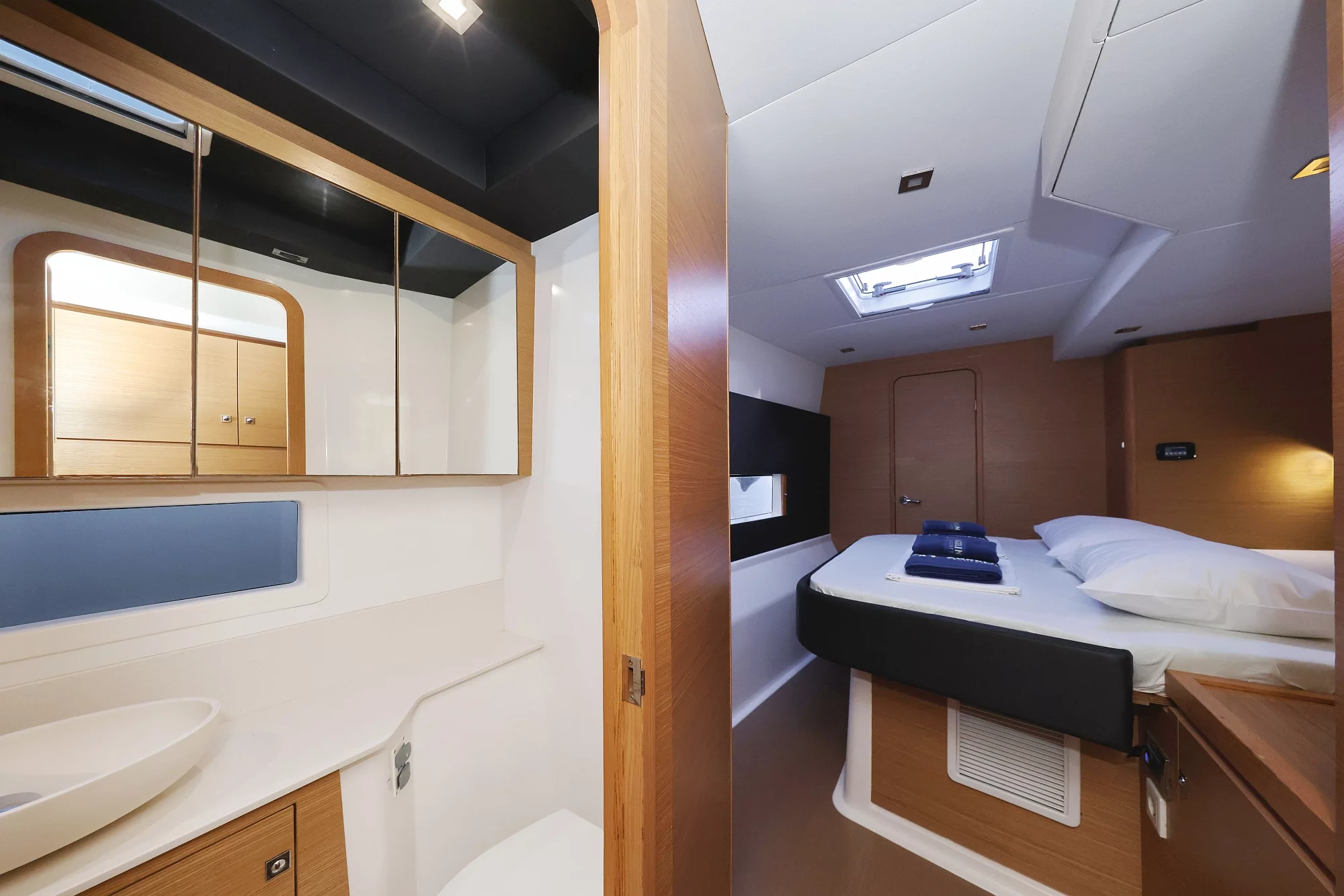 Dufour 48 Catamaran - 5 + 1 cab. (Make Me Yours)  - 39
