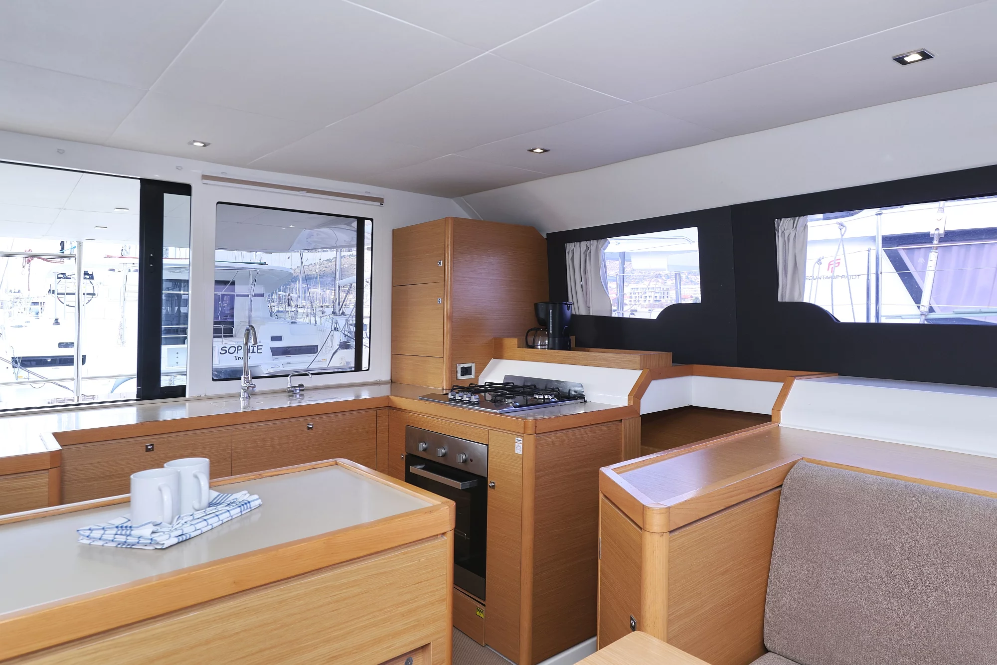 Dufour 48 Catamaran - 5 + 1 cab. (Make Me Yours)  - 41