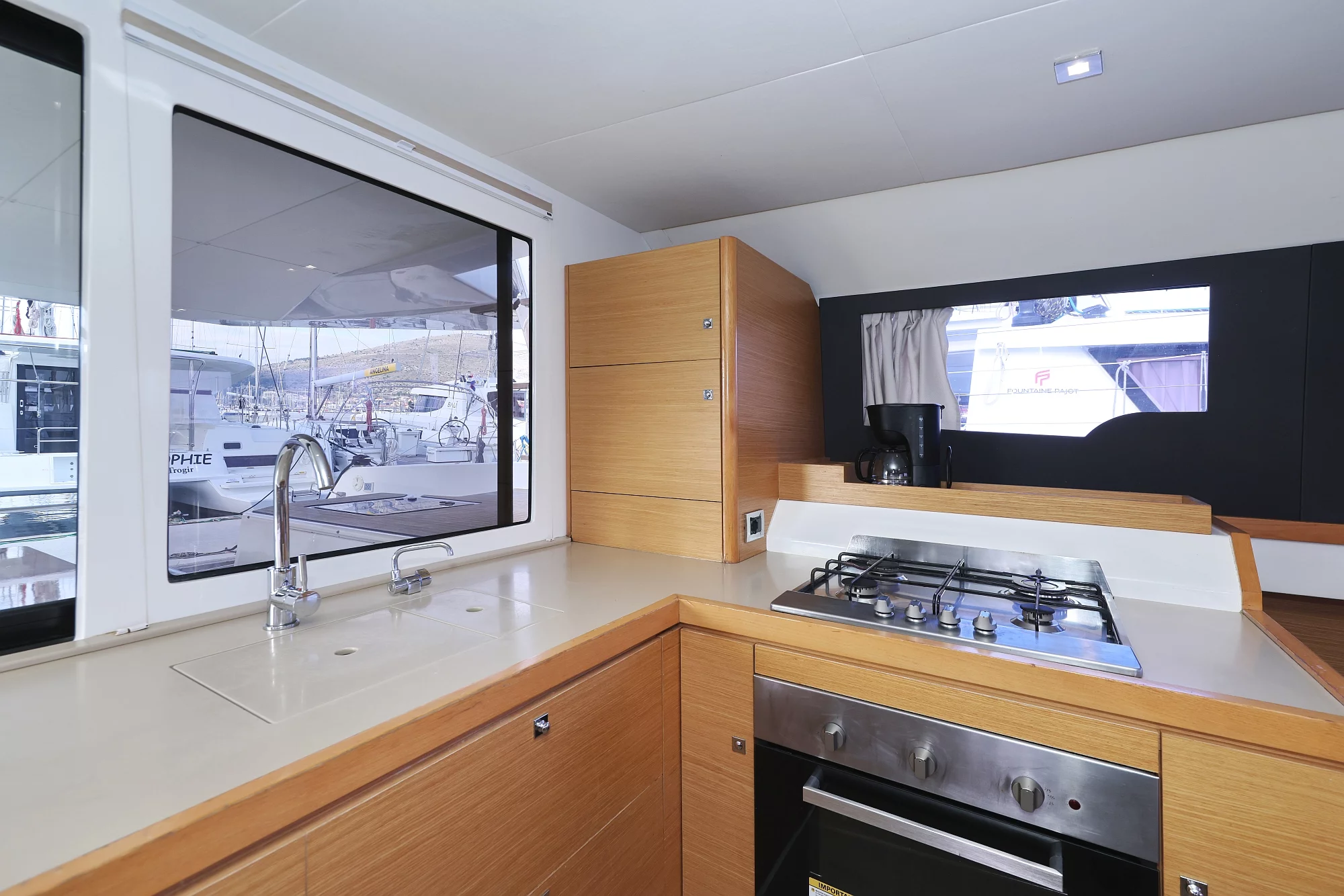 Dufour 48 Catamaran - 5 + 1 cab. (Make Me Yours)  - 42