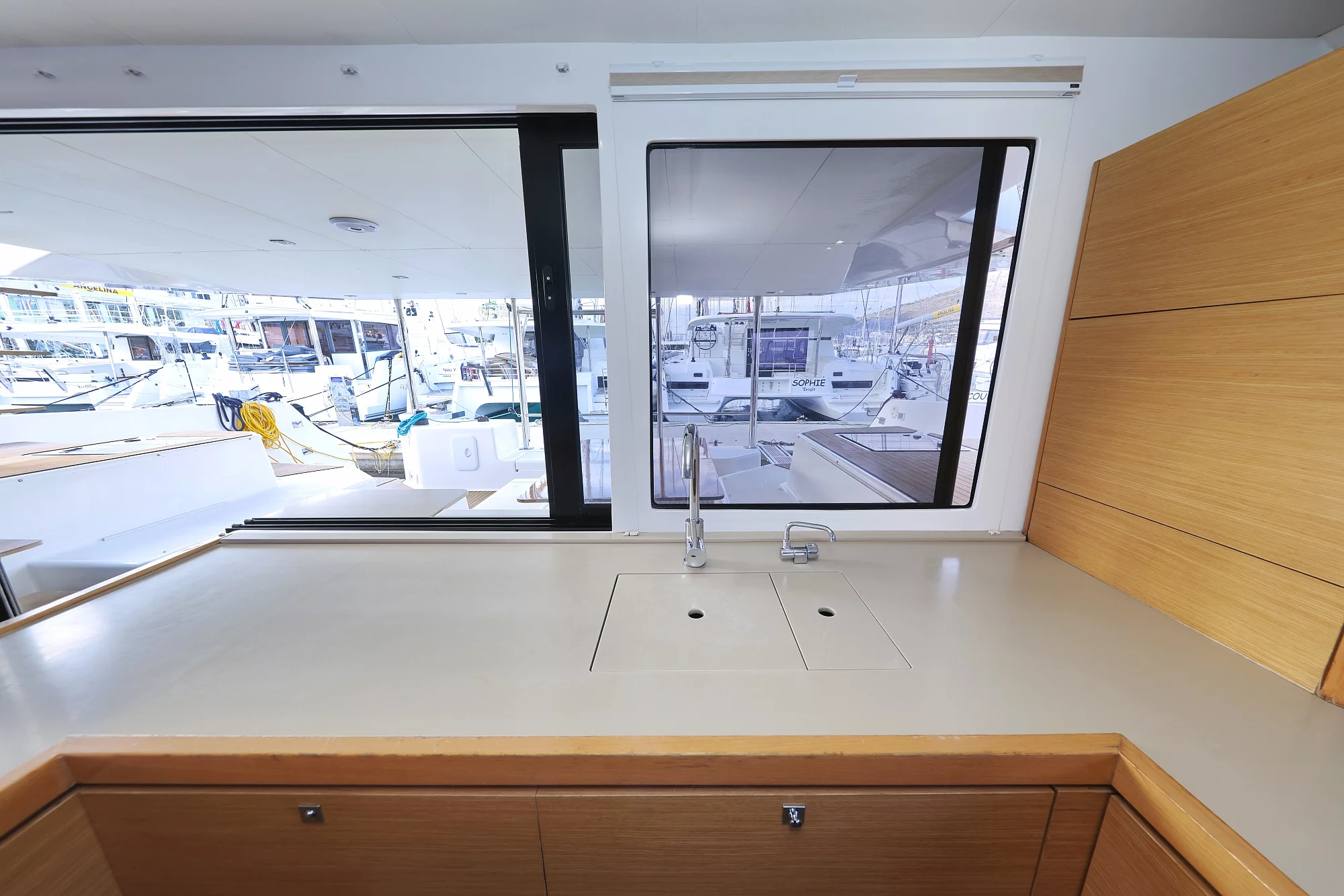 Dufour 48 Catamaran - 5 + 1 cab. (Make Me Yours)  - 43