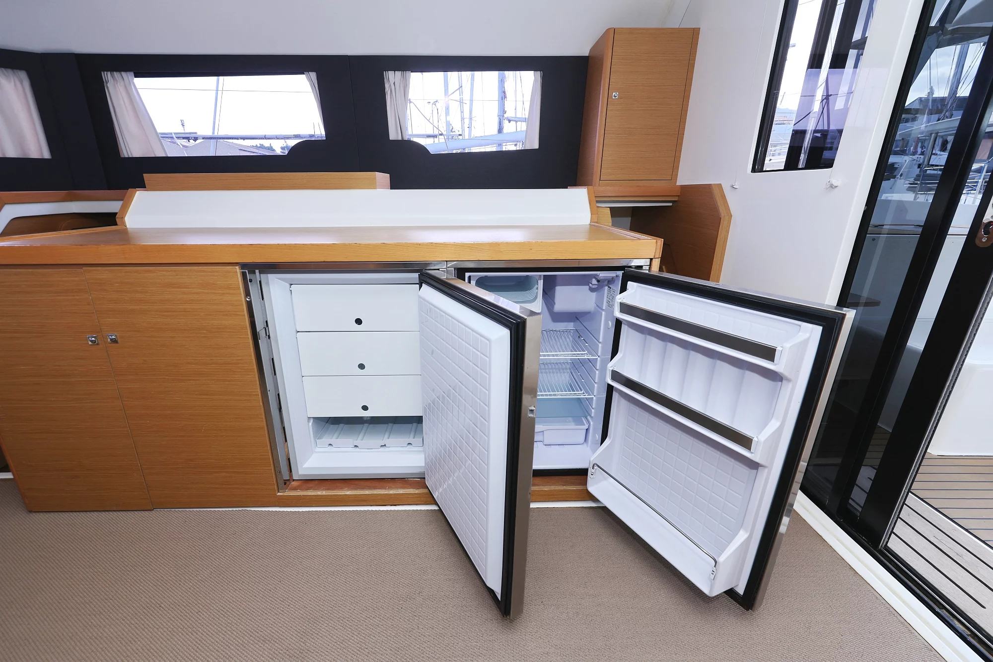 Dufour 48 Catamaran - 5 + 1 cab. (Make Me Yours)  - 45