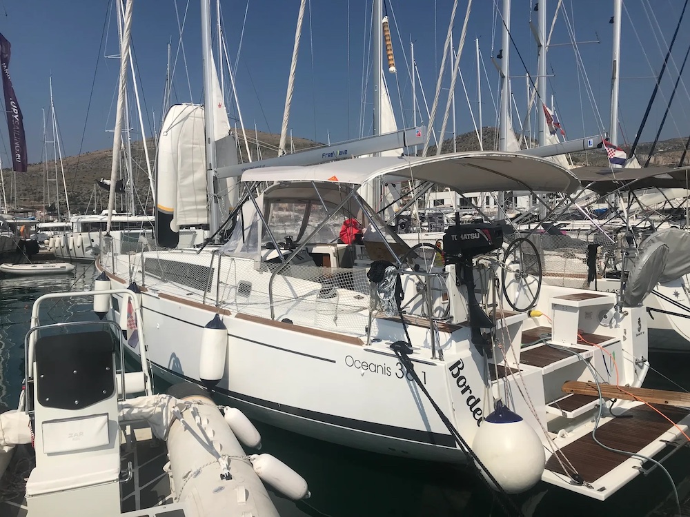 Photo #4 - Oceanis 38.1 (Bordeaux) in Trogir - 44461