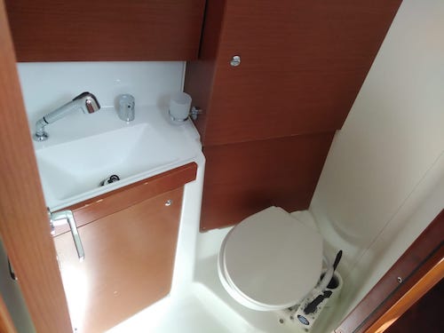 Photo #11 - Oceanis 38.1 (Bordeaux) in Trogir - 44461