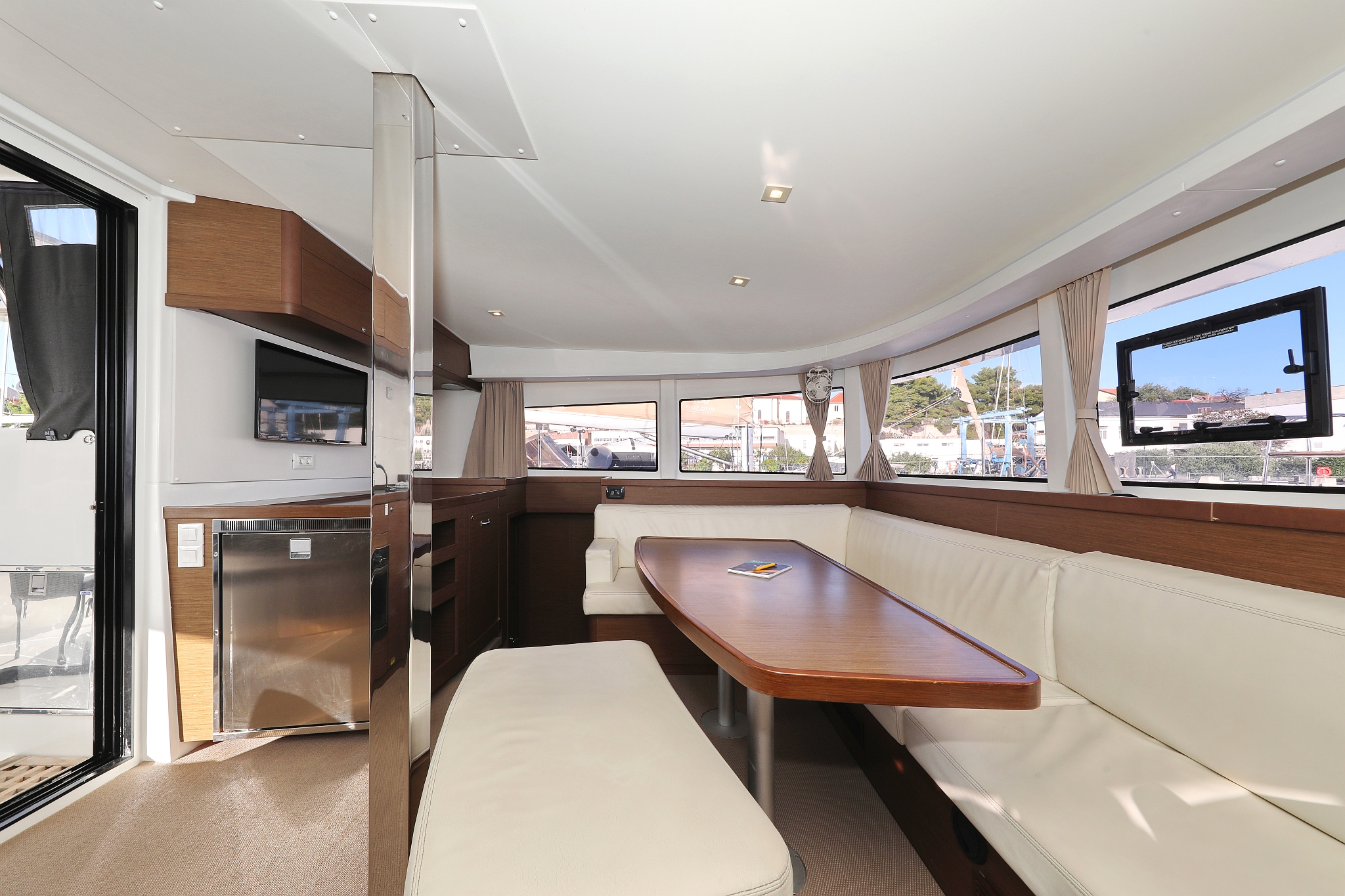 Photo #12 - Lagoon 42 - 4 + 2 cab. (Sapphire) in Sibenik - 44521