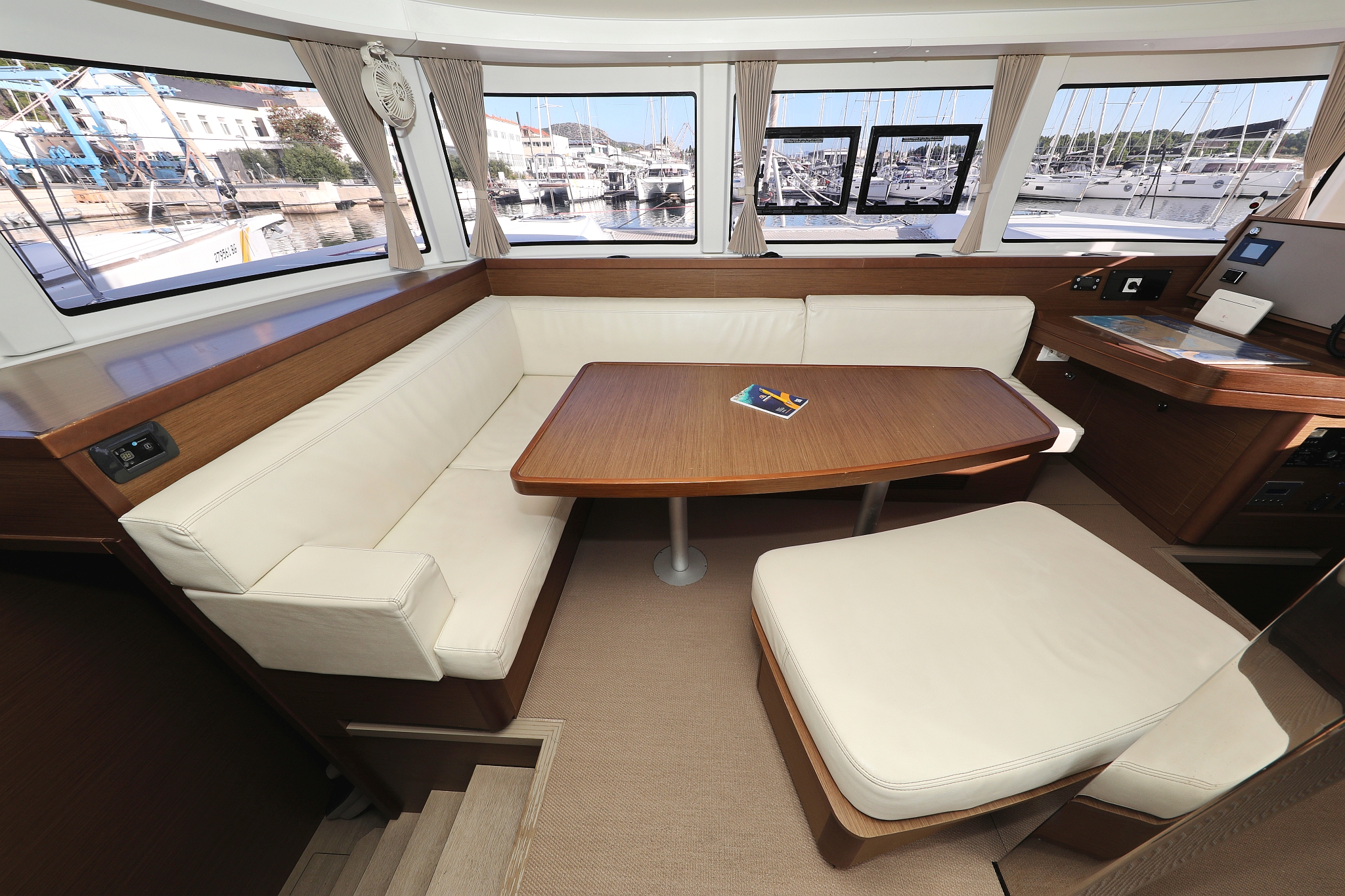 Photo #14 - Lagoon 42 - 4 + 2 cab. (Sapphire) in Sibenik - 44521
