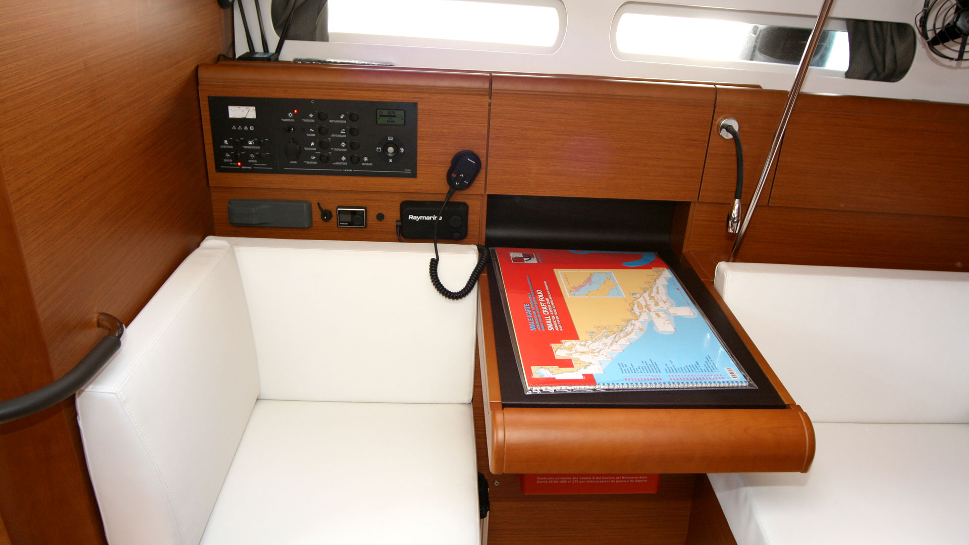 Photo #12 - Sun Odyssey 419 - 3 cab. (Happy Welcome) in Krk - 44529