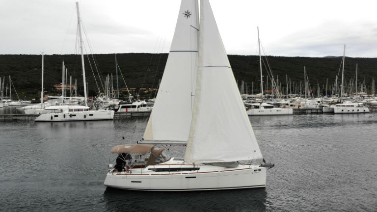 Photo #6 - Sun Odyssey 389 - 2 cab. (Tara) in Krk - 44534