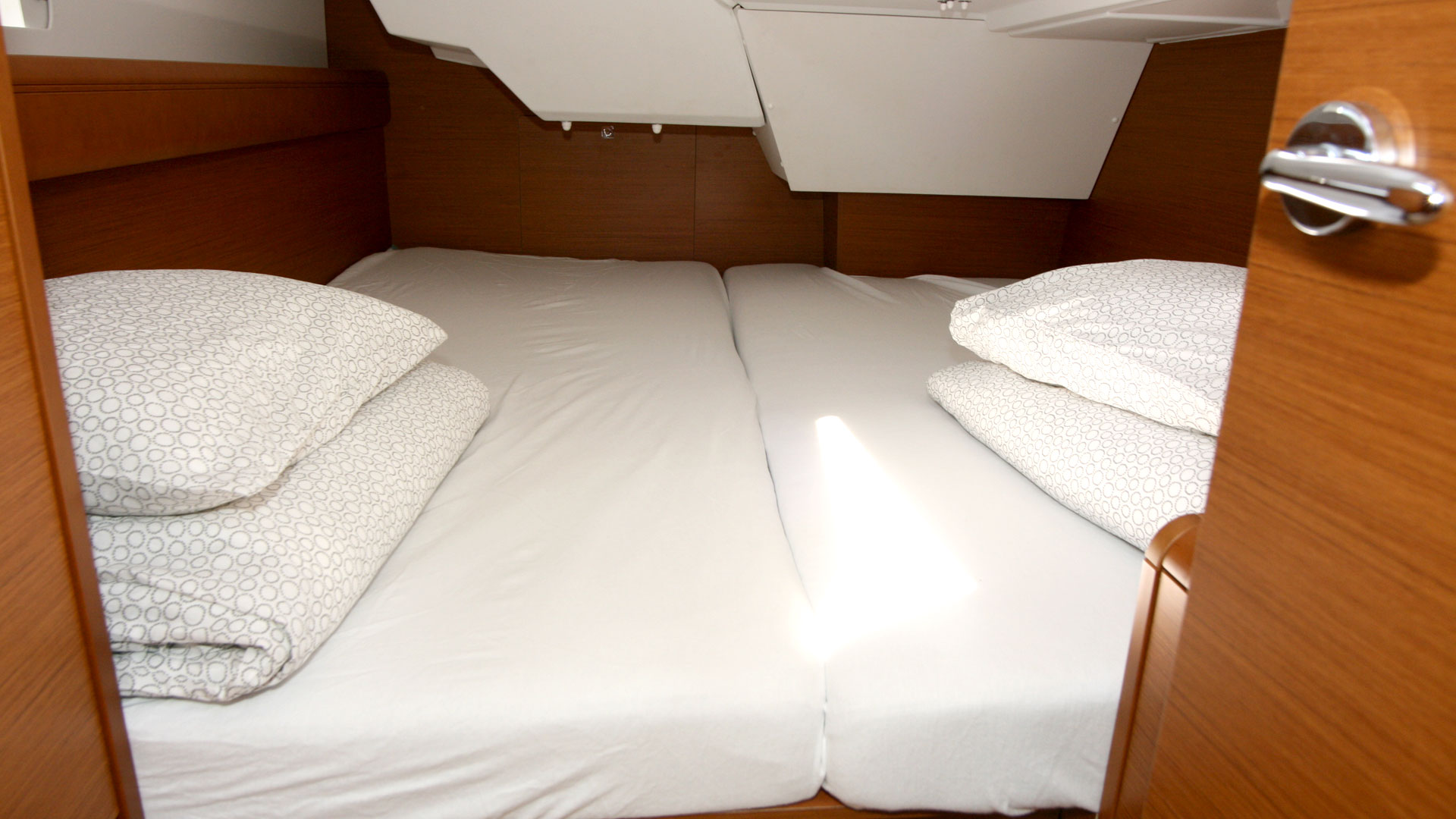 Photo #16 - Sun Odyssey 389 - 2 cab. (Tara) in Krk - 44534