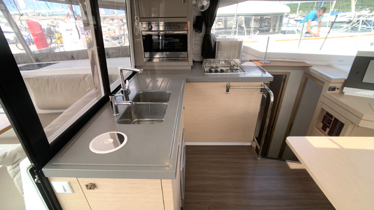 Photo #12 - Fountaine Pajot Lucia 40 - 3 cab. (Idefix) in Rogoznica - 44538