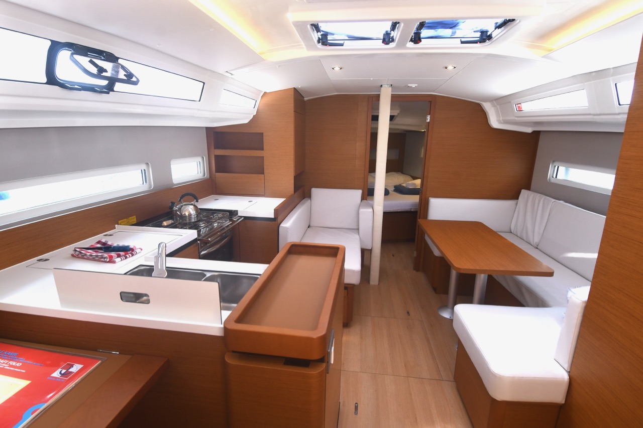 Photo #4 - Sun Odyssey 410 - 3 cab. (Signum Bravo) in Dubrovnik - 44547