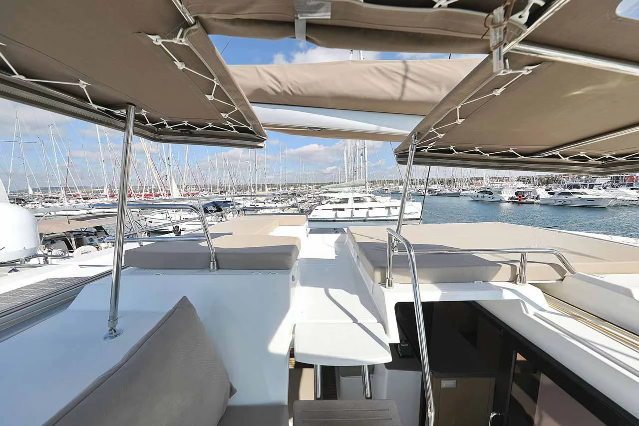 Fountaine Pajot Saona 47 Quintet - 5 + 1 cab. (Fee)  - 6