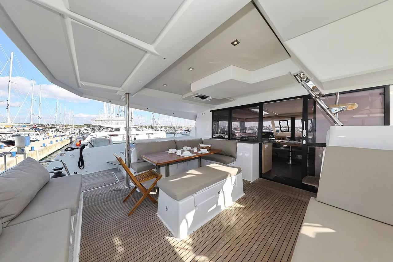 Fountaine Pajot Saona 47 Quintet - 5 + 1 cab. (Fee)  - 9