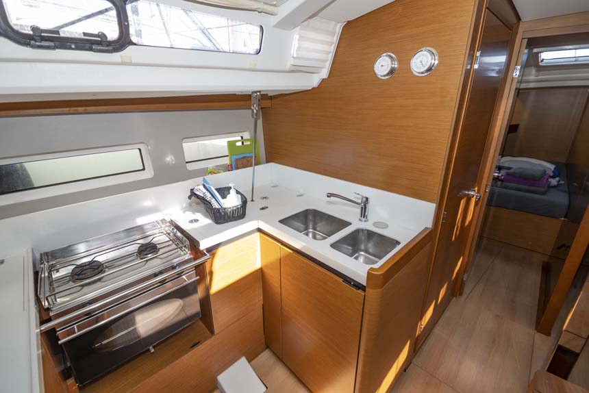 Photo #11 - Sun Odyssey 440 (UwElli) en Trogir - 44588