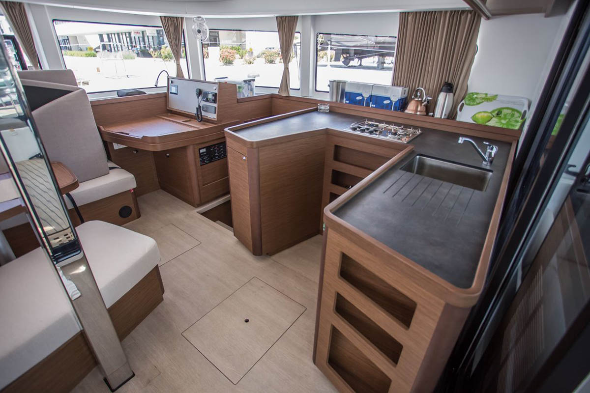 Photo #6 - Lagoon 42 - 4 + 2 cab. (La Colombe 447/2025) in Palma - 44598