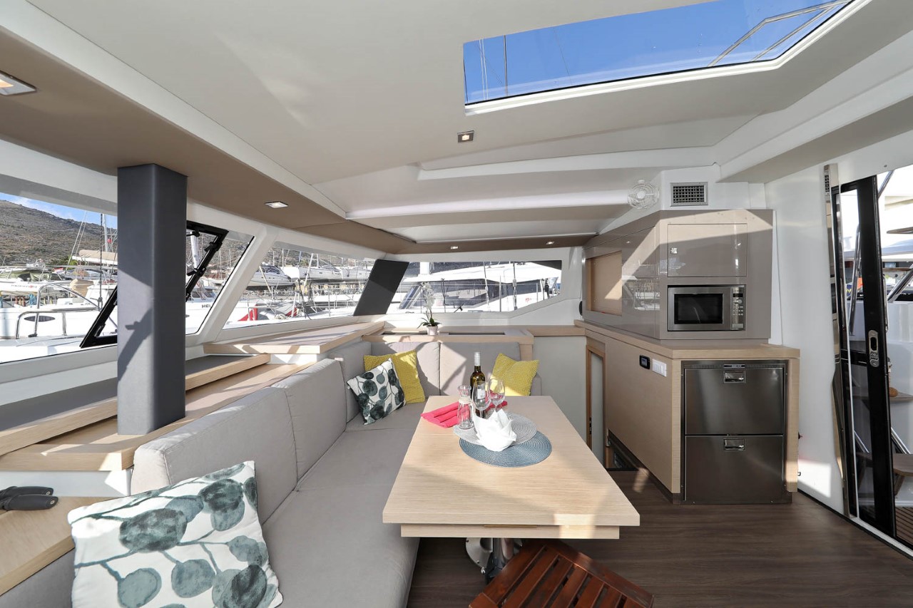 Photo #10 - Fountaine Pajot Astrea 42 - 4 + 2 cab. (Ocean Runner) in Trogir - 44605