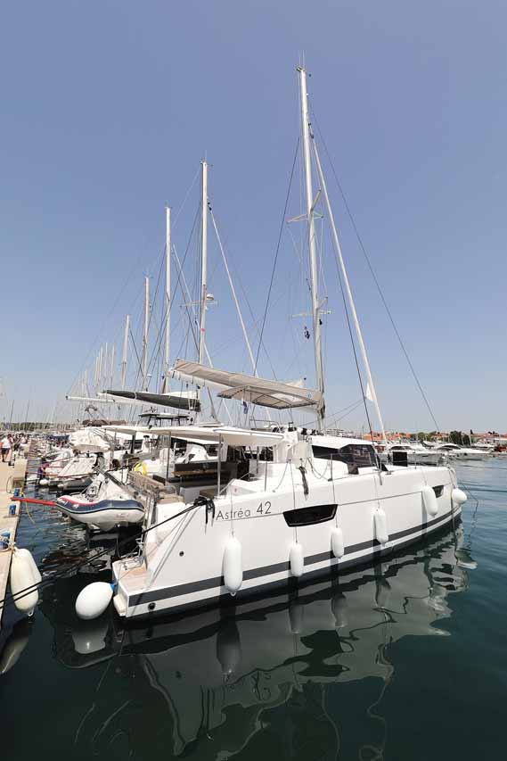 Photo #4 - Fountaine Pajot Astrea 42 (Bella V) en Biograd - 44606