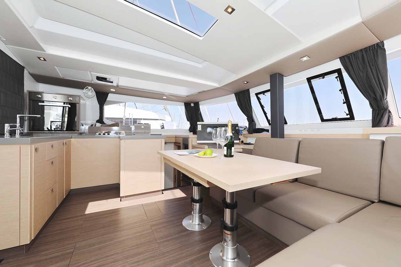 Photo #15 - Fountaine Pajot Astrea 42 (Bella V) en Biograd - 44606