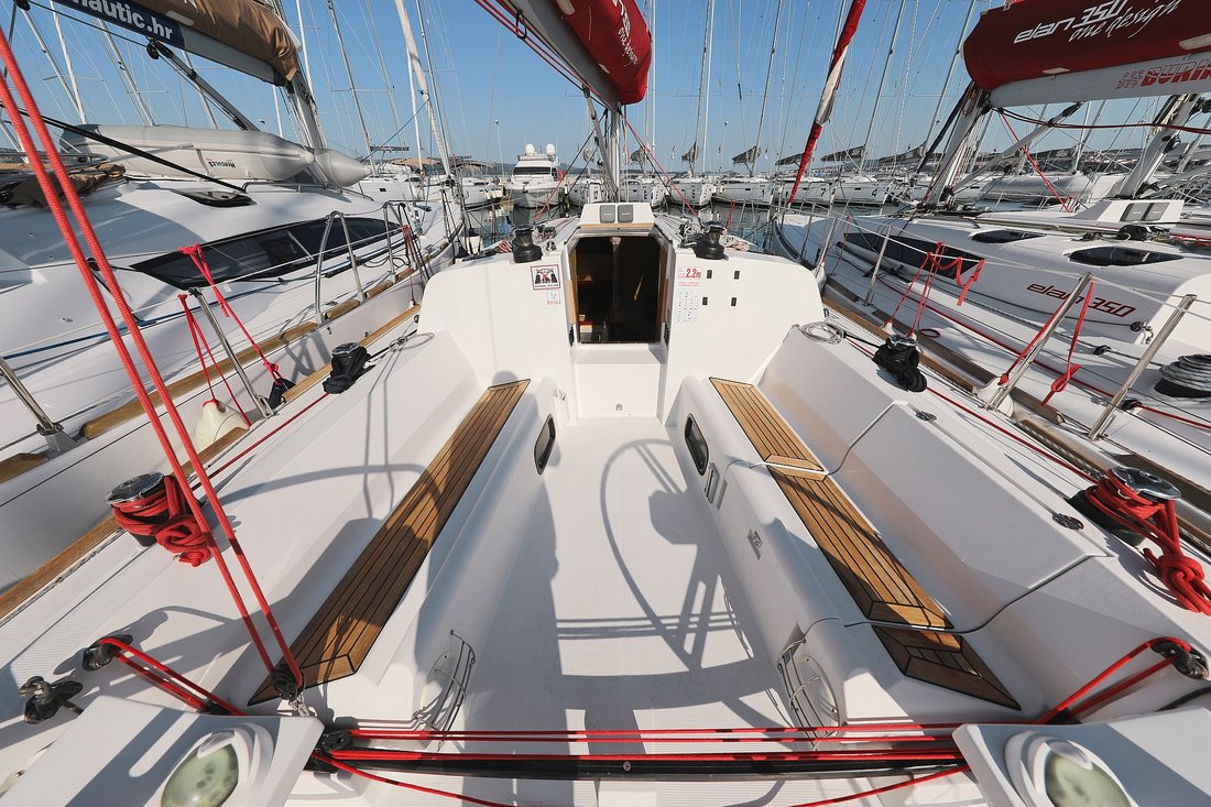 Photo #4 - Elan 350 Performance - 3 cab. (Uniform) in Biograd - 44615