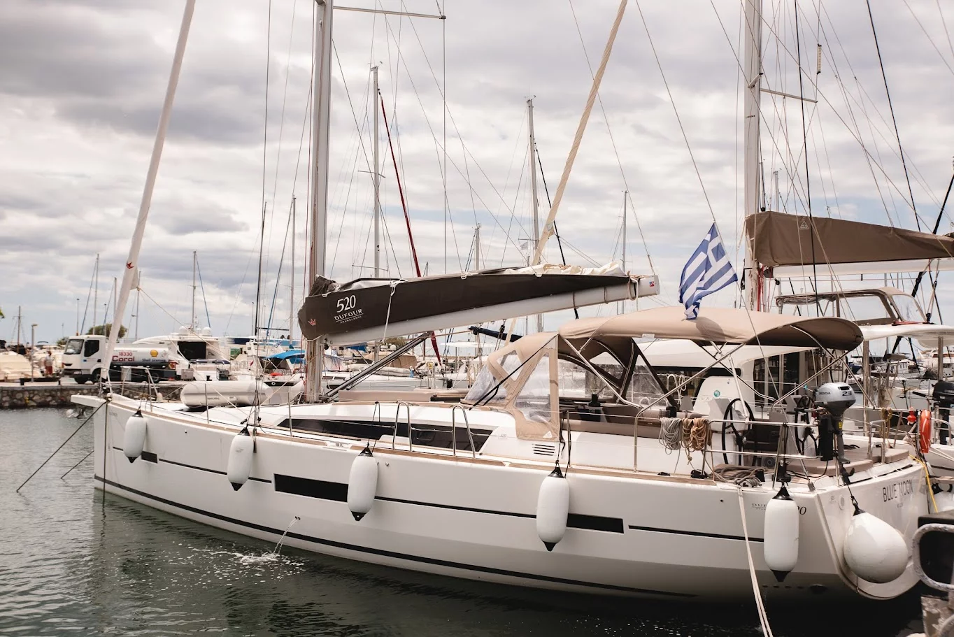 Dufour 520 GL (Blue Moon)  - 6