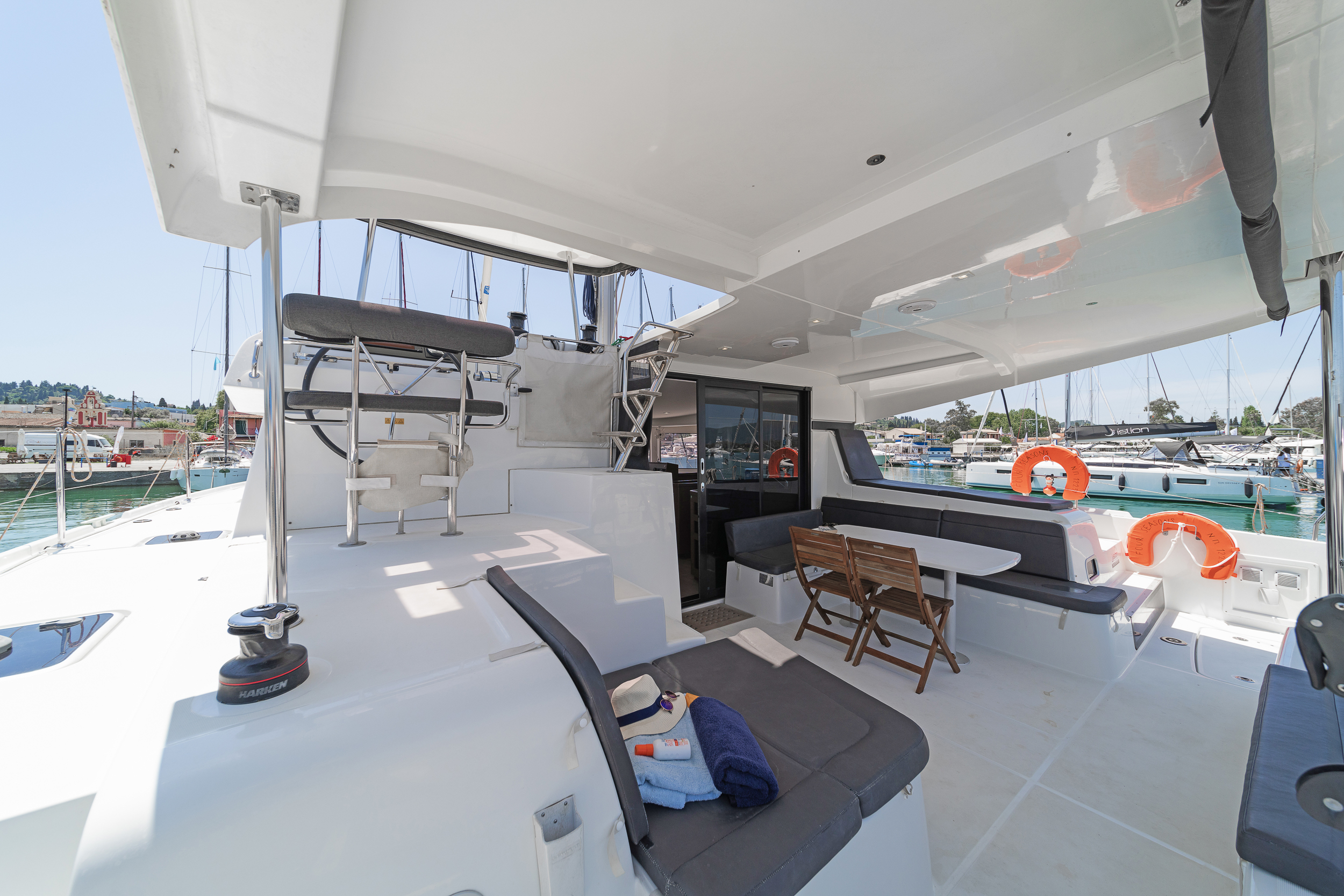 Photo #8 - Lagoon 42 - 4 + 2 cab. (Four Seasons) in Corfu - 44628