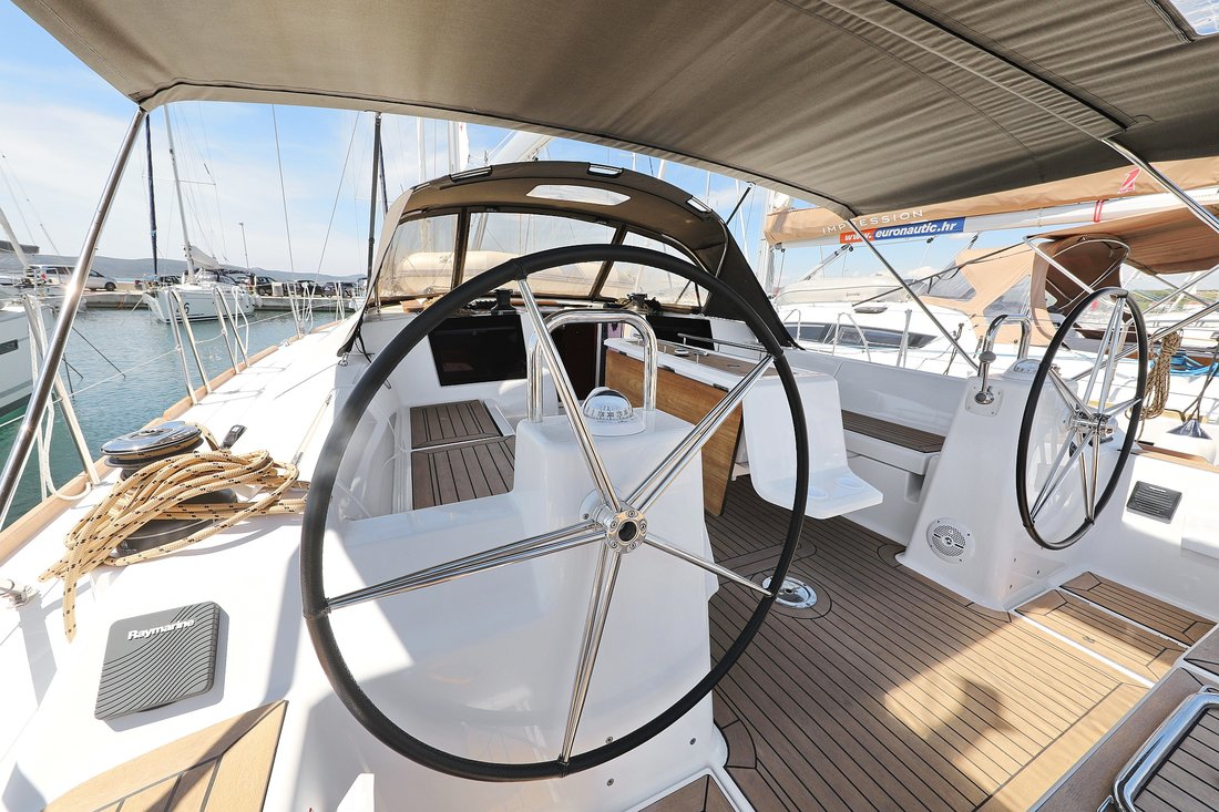 Photo #4 - Dufour 460 GL - 5 cab. (SunnyLife) in Biograd - 44635
