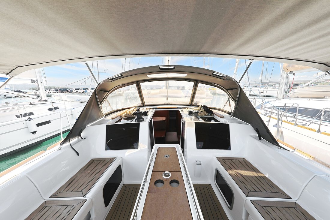 Photo #6 - Dufour 460 GL - 5 cab. (SunnyLife) in Biograd - 44635