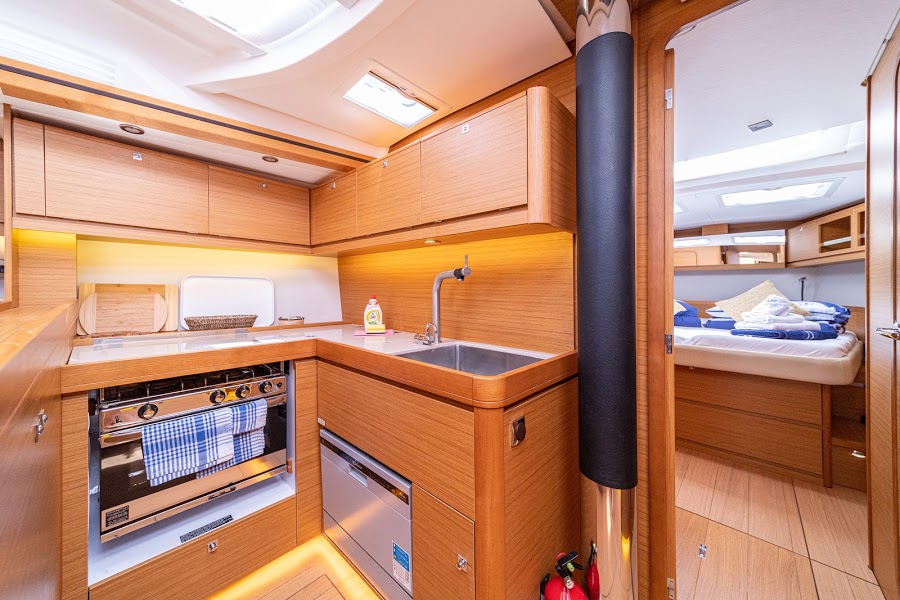 Photo #10 - Dufour 520 GL - 3. cab (Zephyrus) in Primosten - 44662