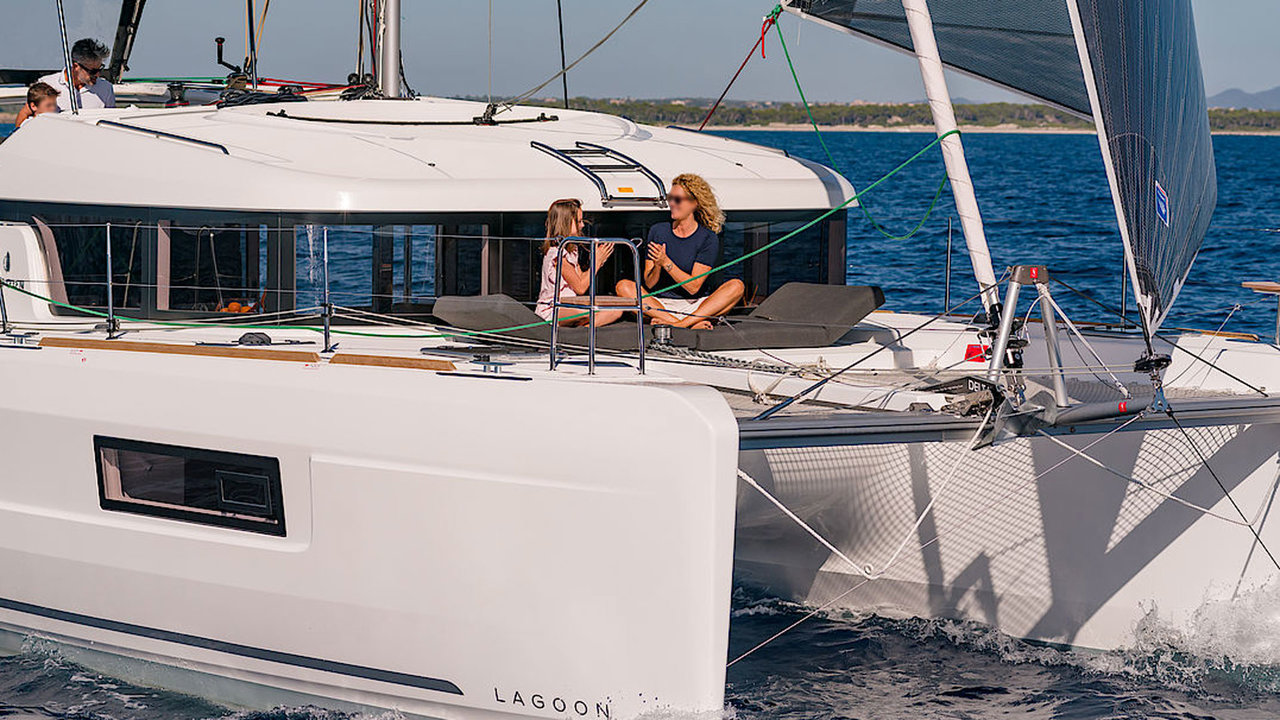 Photo #12 - Lagoon 40 - 4 + 1 cab. (Sunrise) in Palma - 44669