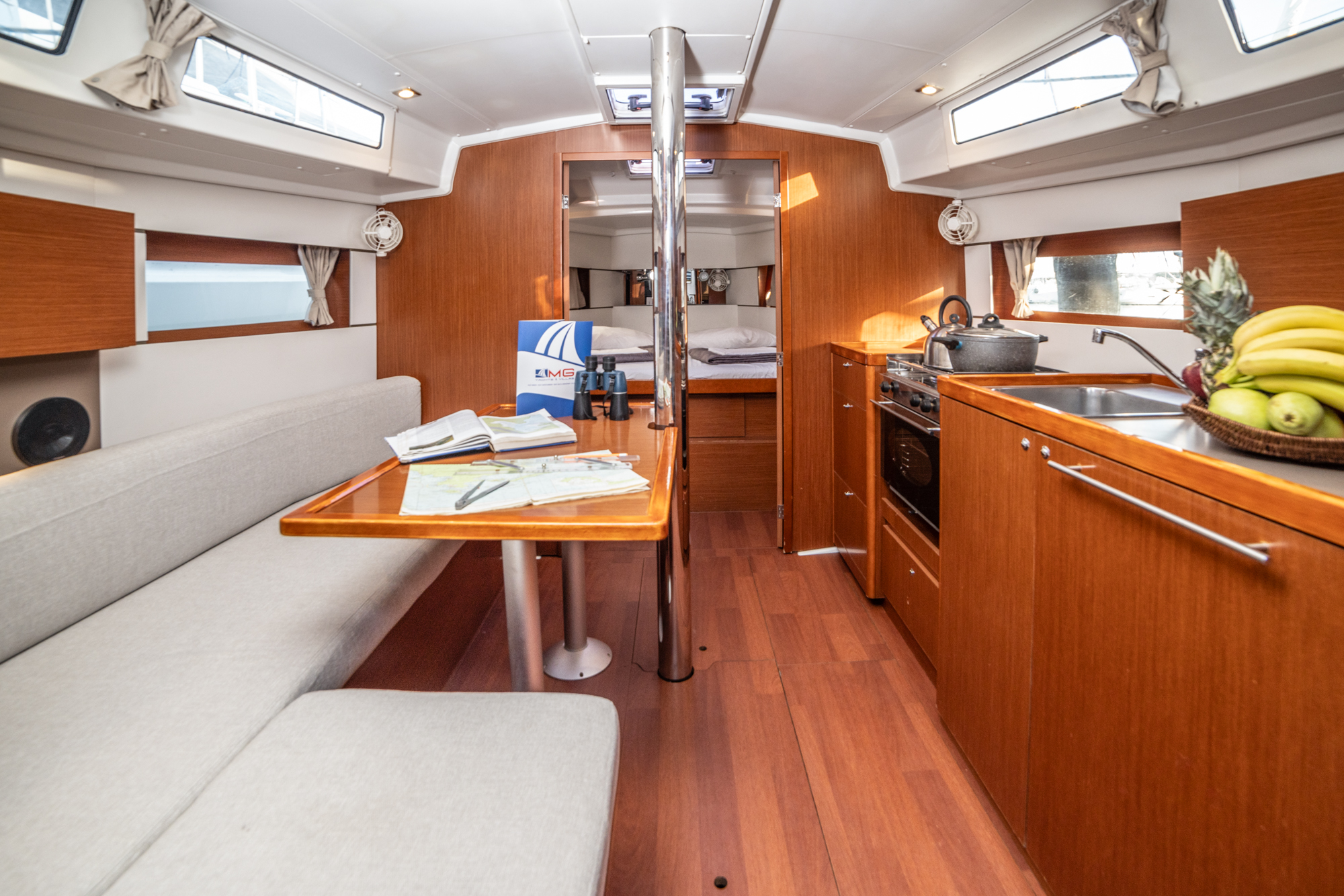 Photo #11 - Oceanis 38.1 (Rania) en Athènes - 44689