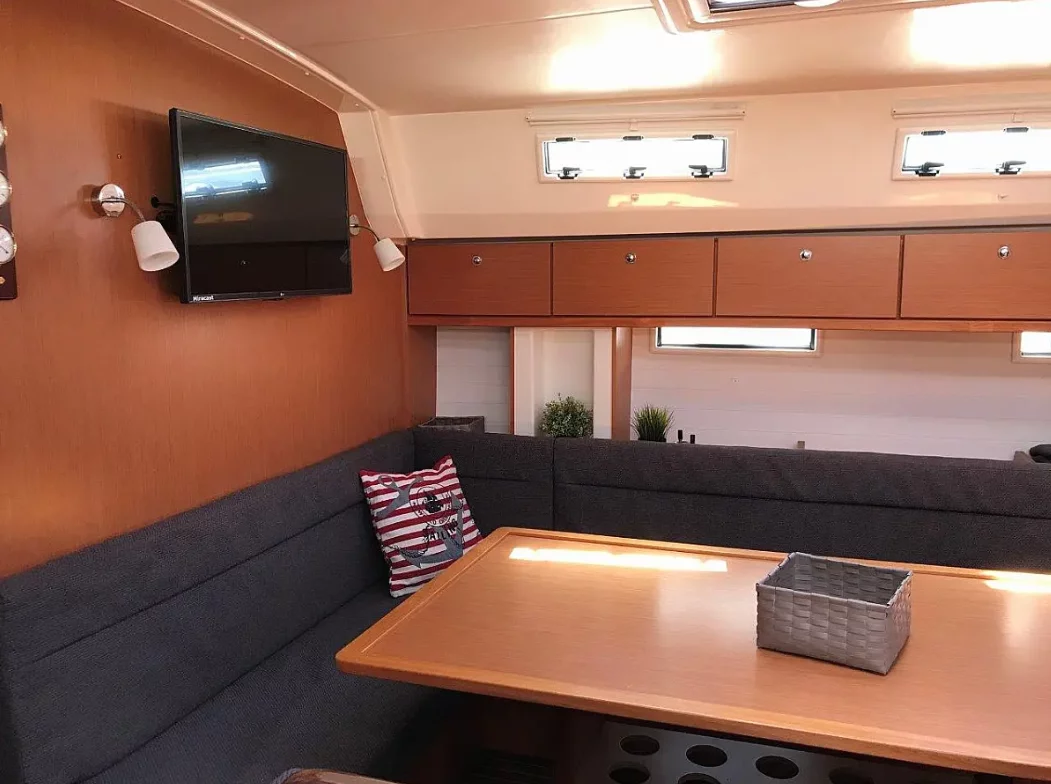 Bavaria Cruiser 50 (Juniper)  - 6