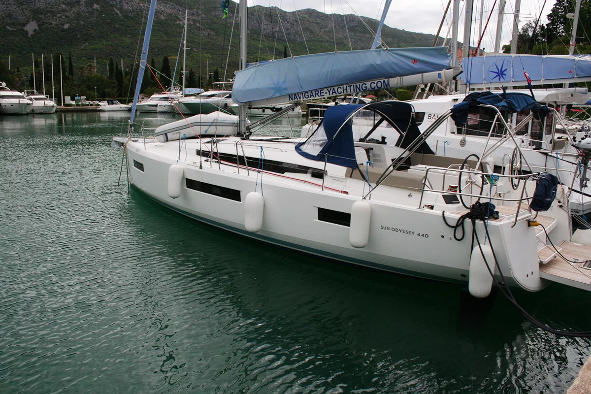Sun Odyssey 440 - 3 cab. (Modesty)  - 3