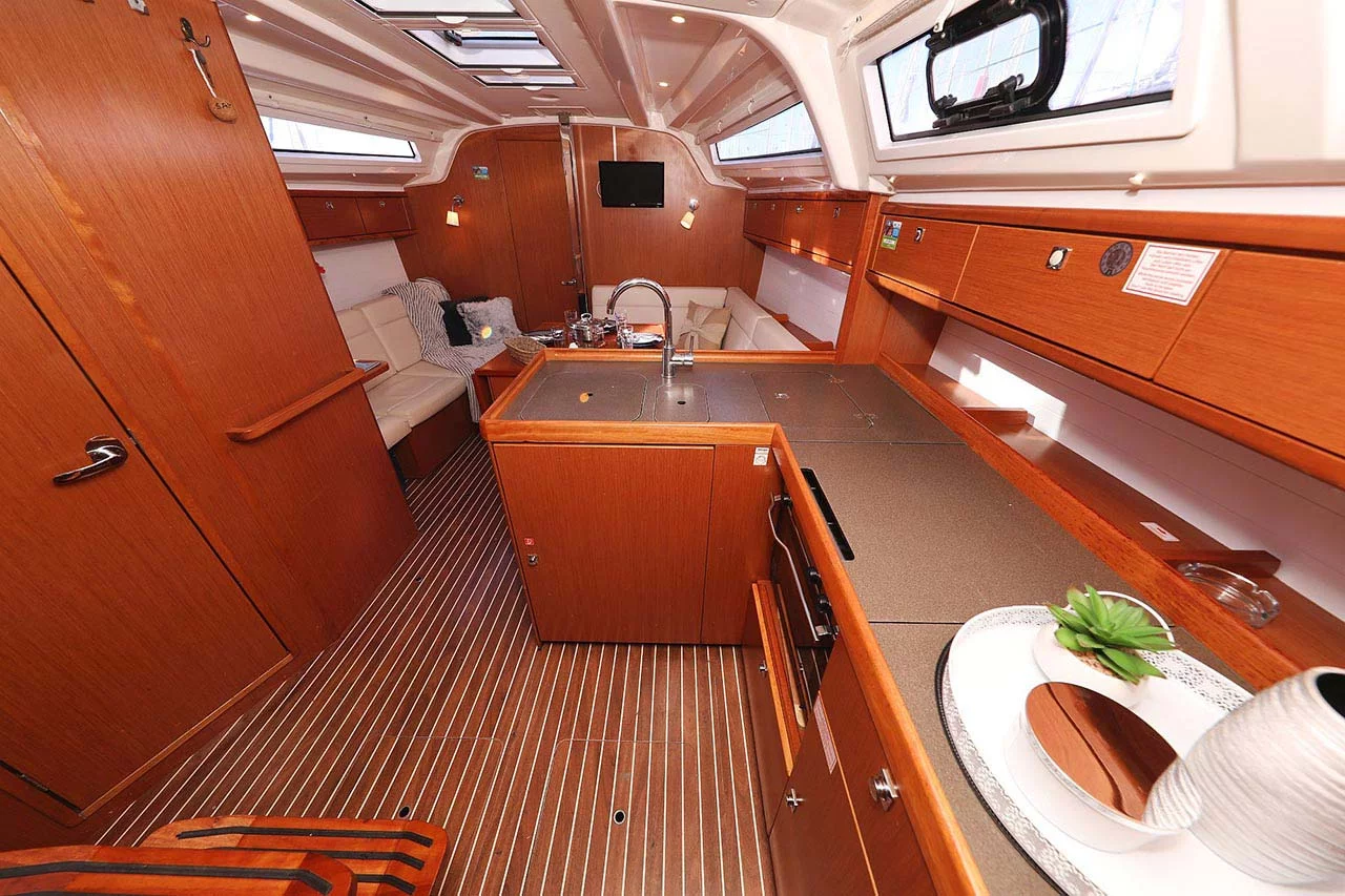 Bavaria Cruiser 37 - 3 cab. (Samsara)  - 6